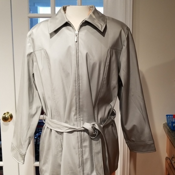 CS Signature 💛Silver Raincoat - Picture 1 of 8